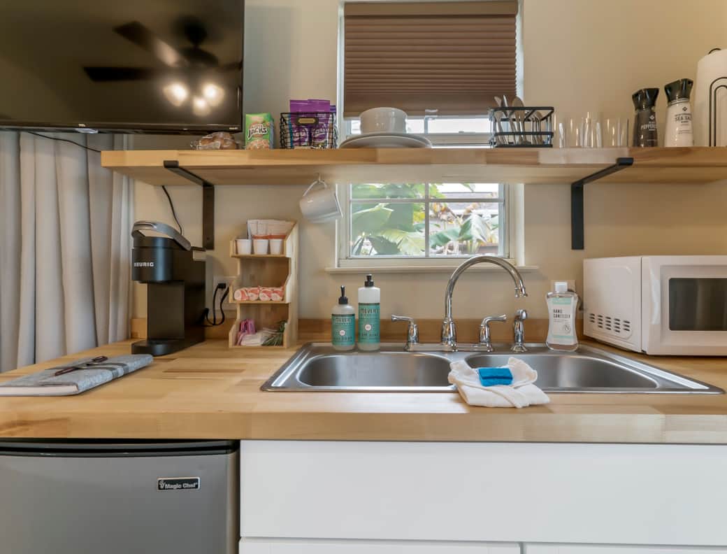 Coffe machine and sink! Coffe machine and sink!