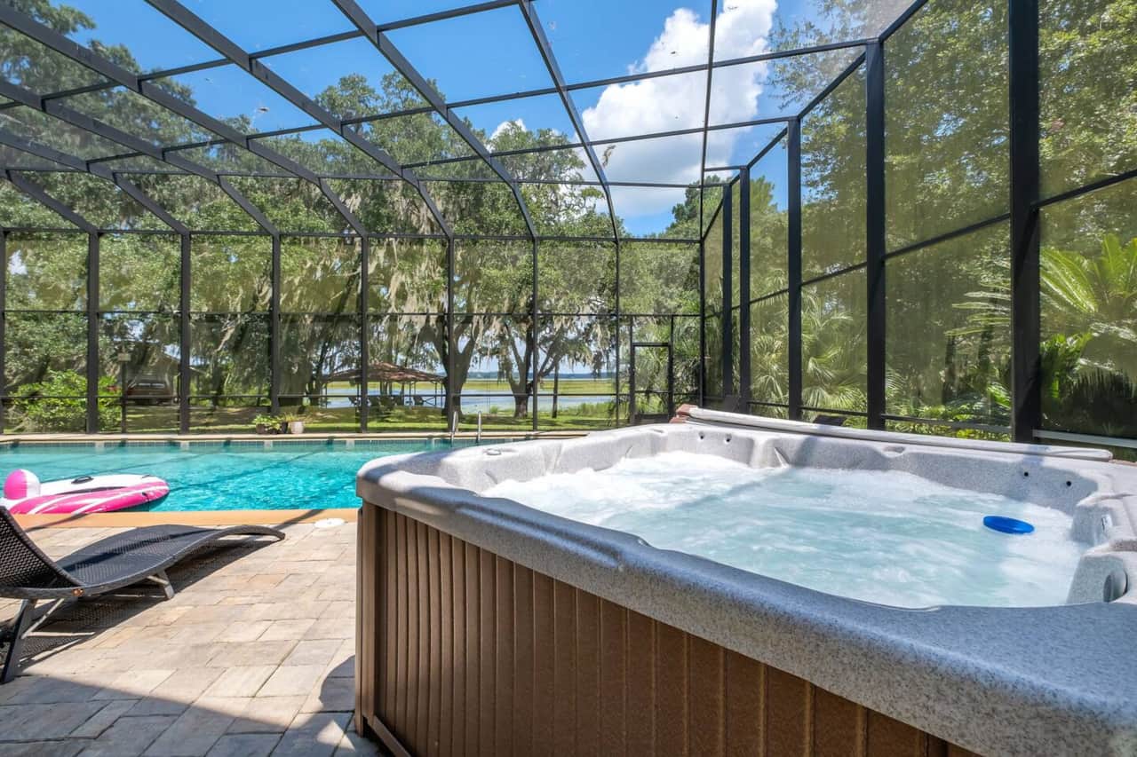 Hot tub + jets + bubbles = RELAXING FUN
