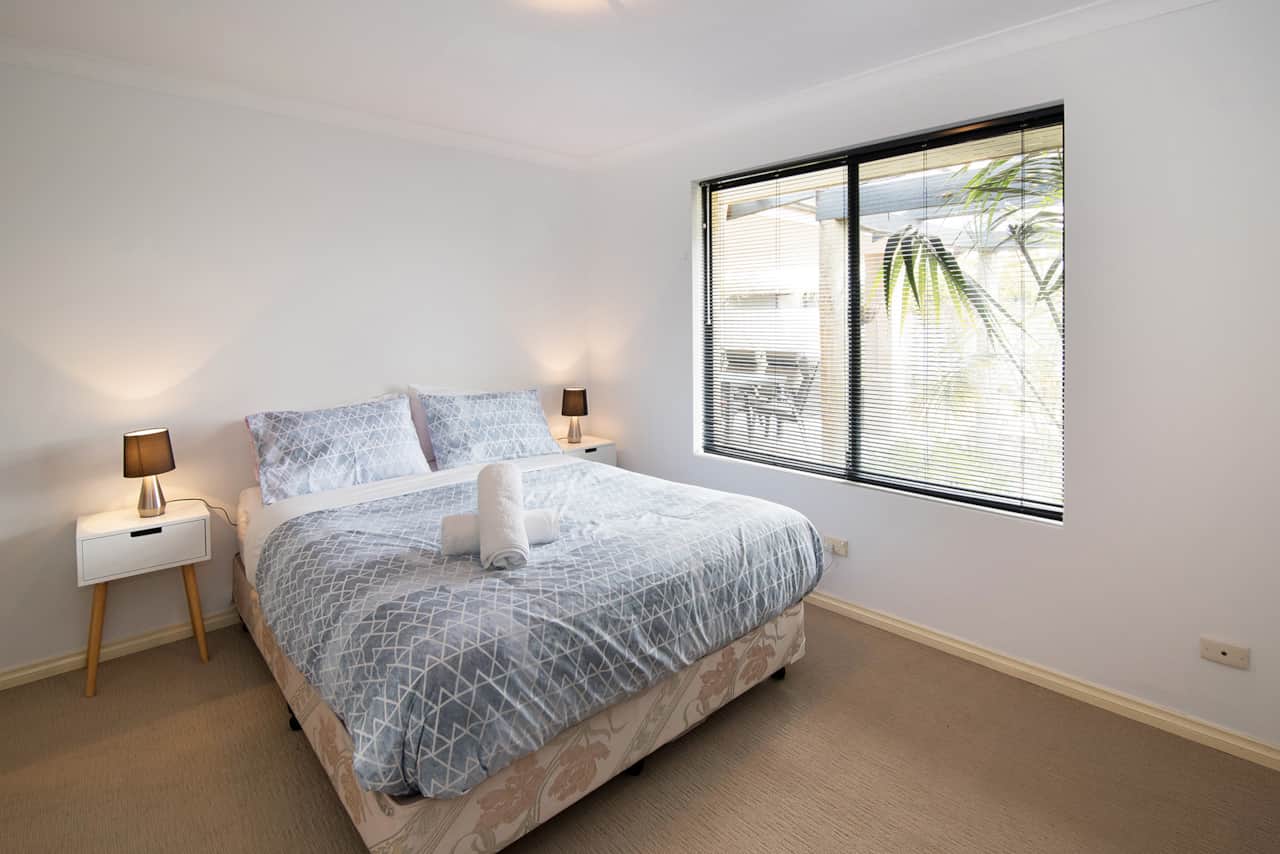 35 Pebble Dr 1