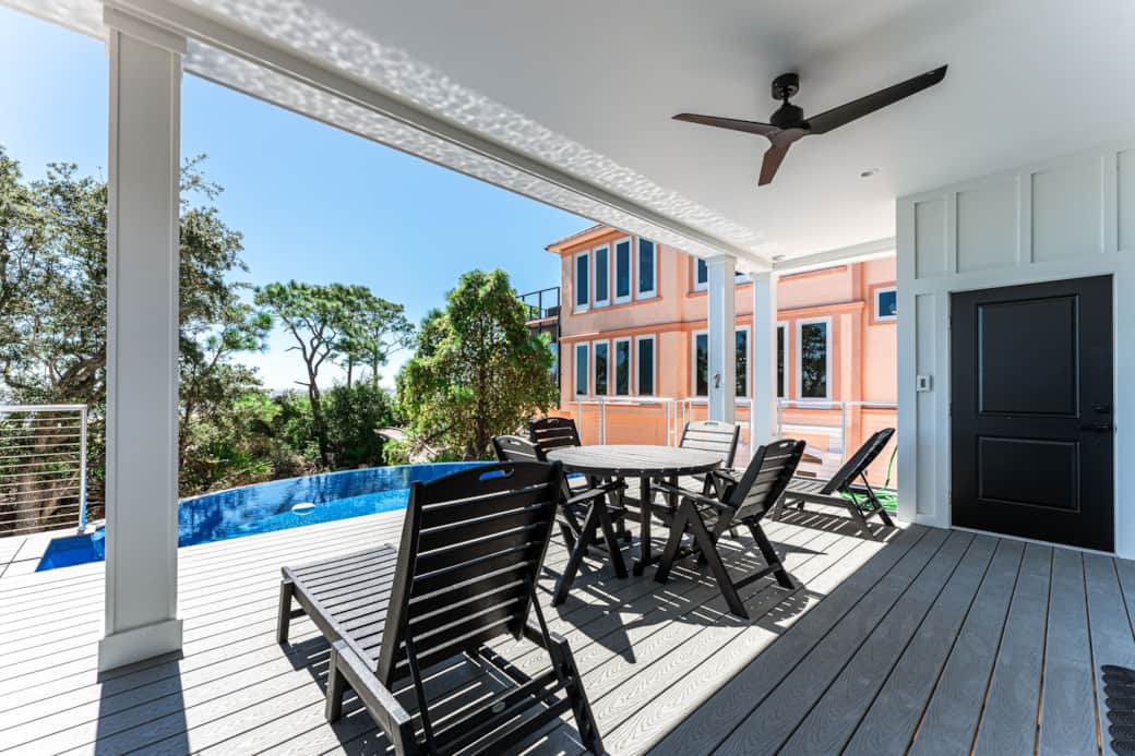 Pool deck on first floor 