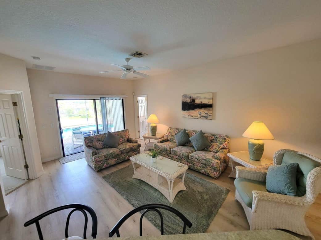 sitting room overlooks your pool sitting room overlooks your pool