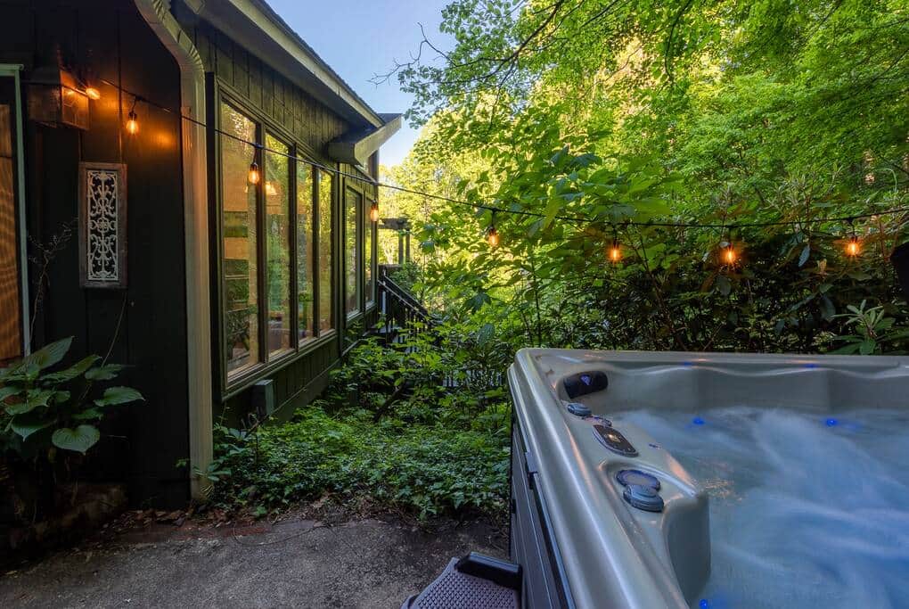 Enjoy an evening in the private hot tub surrounded by woods Enjoy an evening in the private hot tub surrounded by woods