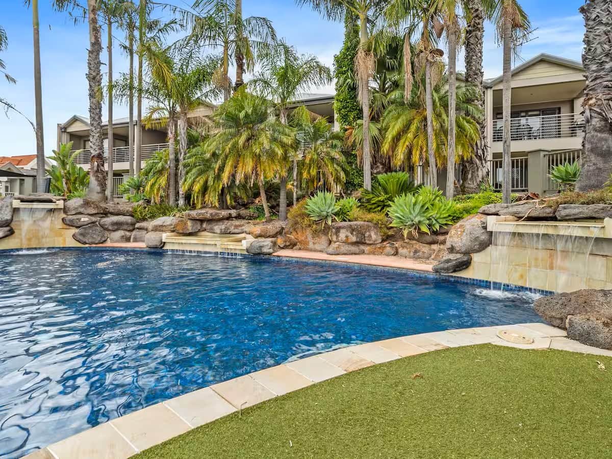 Pool 2