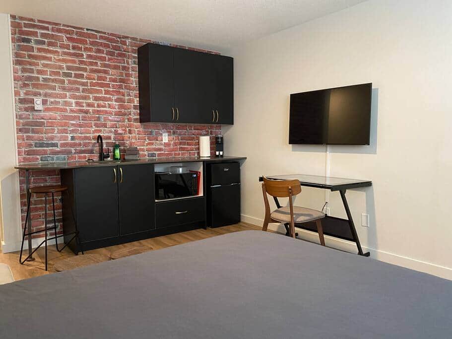 fully equipped kitchenette and workspace fully equipped kitchenette and workspace
