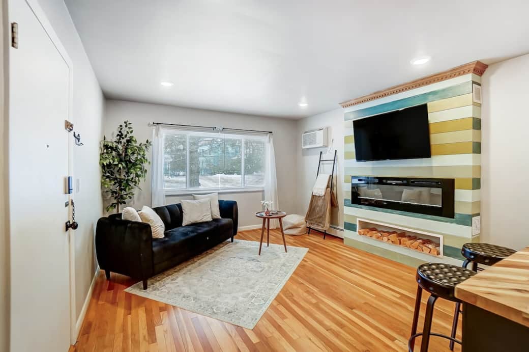 Living-room with Indoor Fireplace 
