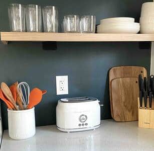 Everything you’ll need in the kitchen is within reach!
