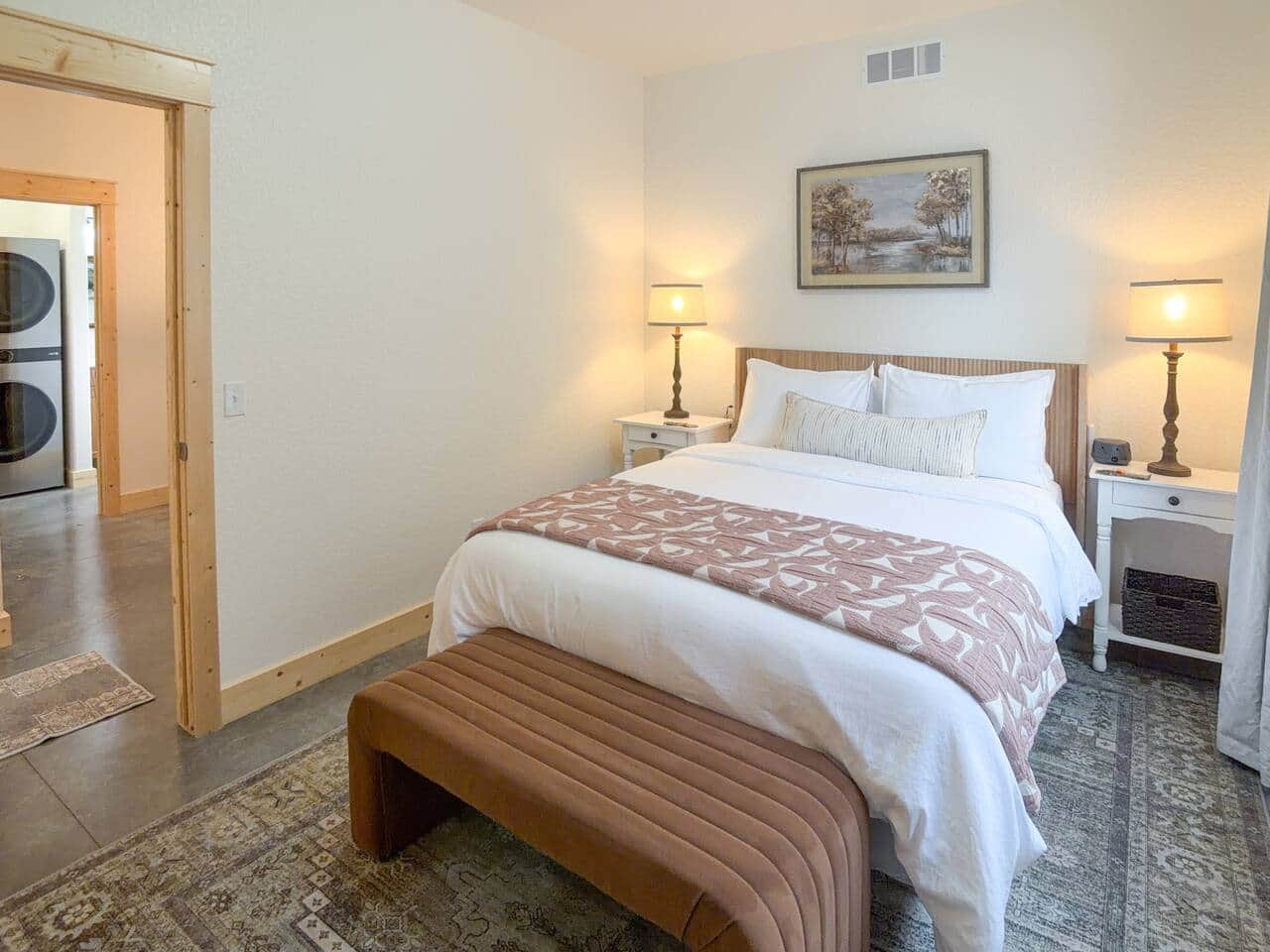 Piñon Home patio mountain views