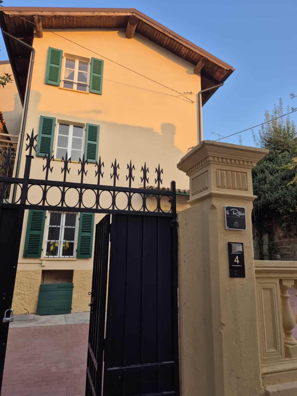 Private Entry and courtyard