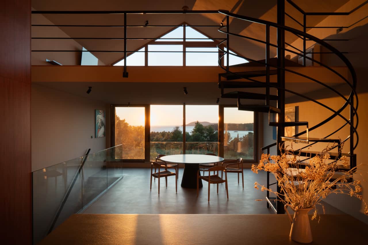 17 Living Area.jpg