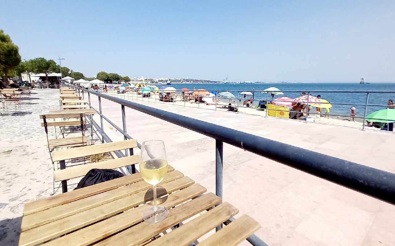 Praia Rockalot, Setúbal.jpg
