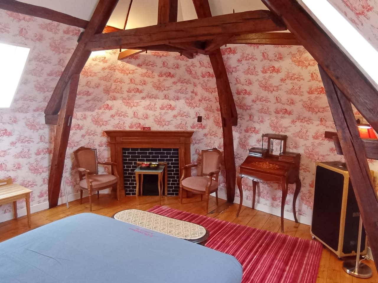 Comtesse de Ségur's suite - Master bedroom 2/2
