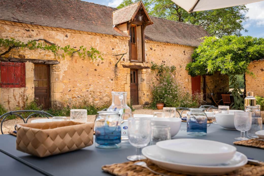 Les Communs : deux chambres, mariage de confort moderne et charme d'antan Les Communs : deux chambres, mariage de confort moderne et charme d'antan