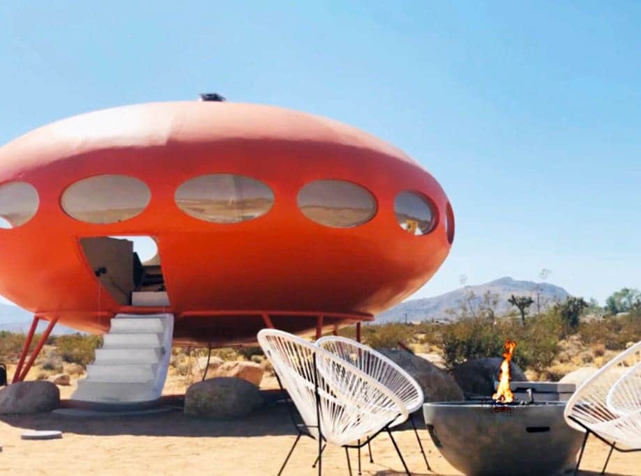 Futuro home with Outdoor seating with Fire Pit