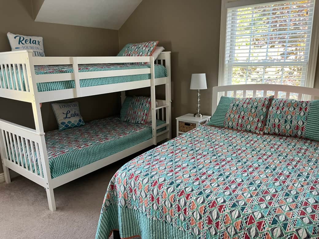 Upstairs Bedroom #2