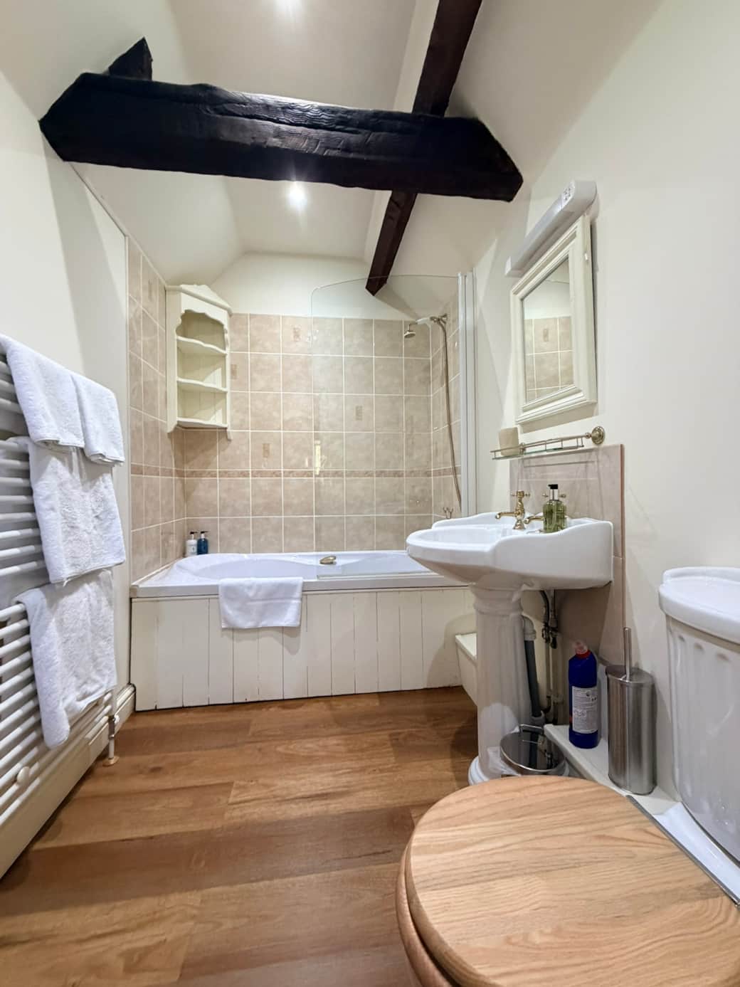 Private ensuite bathroom for bedroom 1