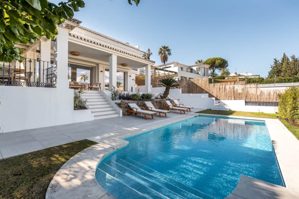 Elegant 5BR Golf Villa close to Puerto Banus (1) Elegant 5BR Golf Villa close to Puerto Banus (1)