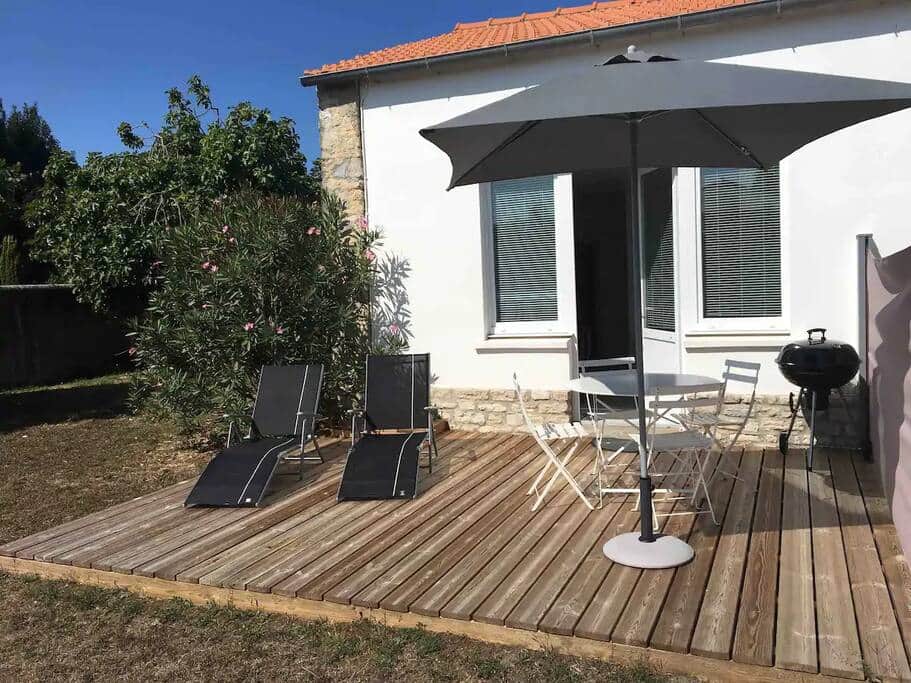 Les Lauriers N°3 - Terrace in front of the apartment