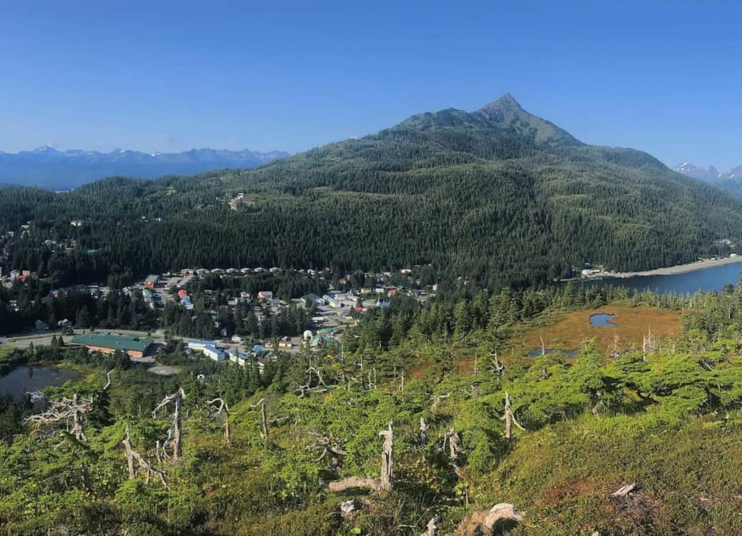 A nearby trail features a frisbee golf course with unforgettable views.