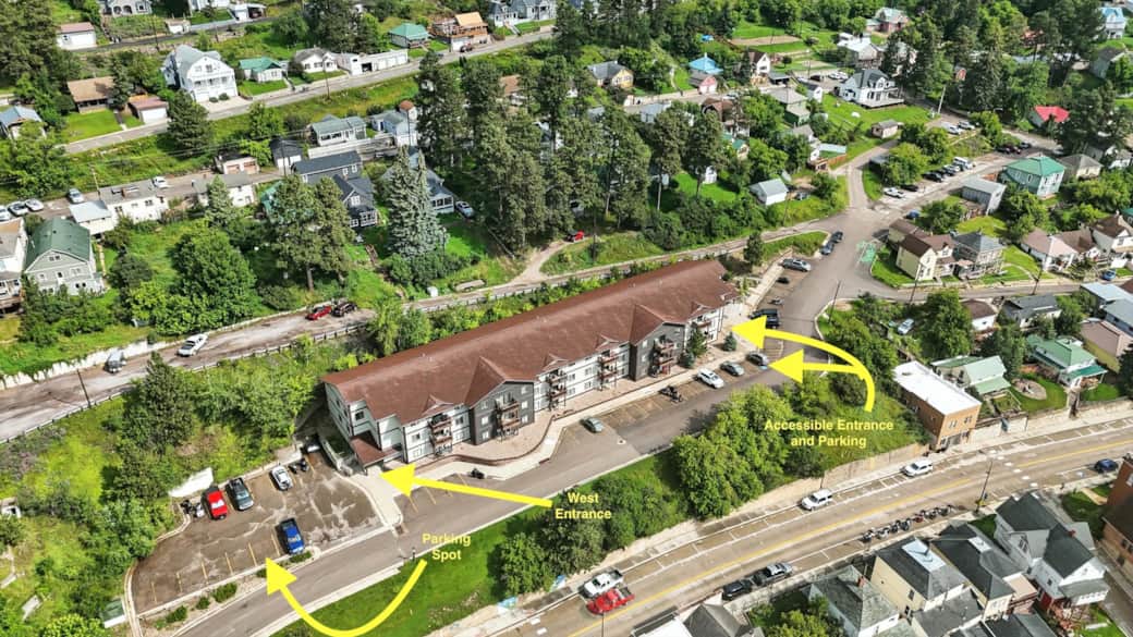 Caledonia - #105 Parking