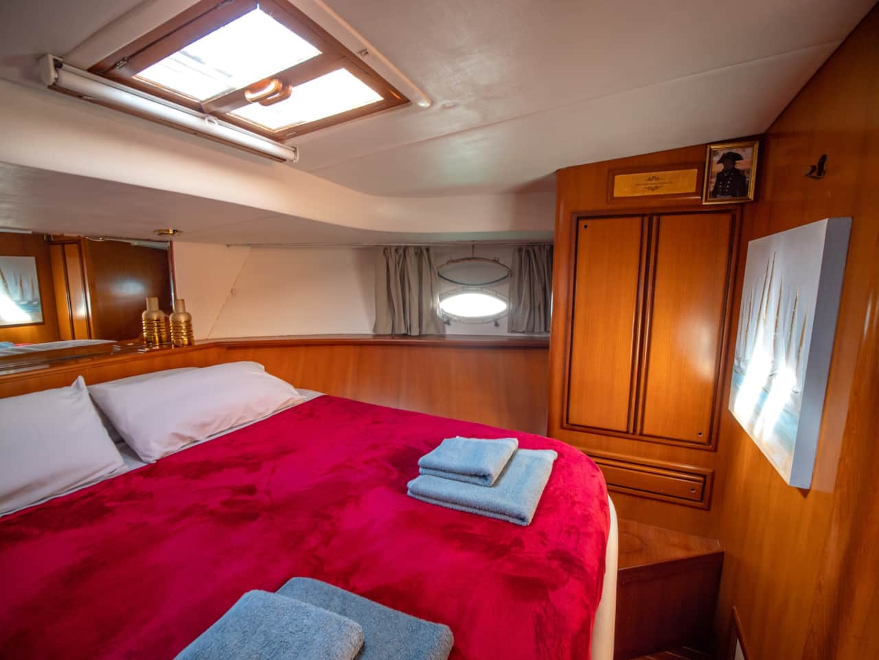 "*Captain Linois" room