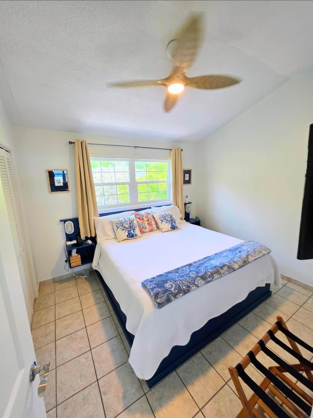 Master bedroom with king size bed Master bedroom with king size bed