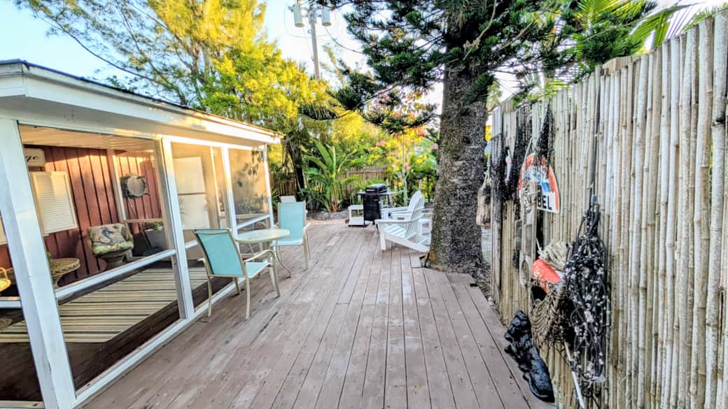 Lobster Cottage screened lanai