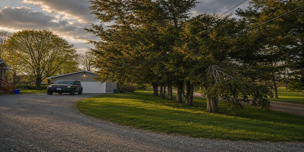 Bizlodge County Garage View