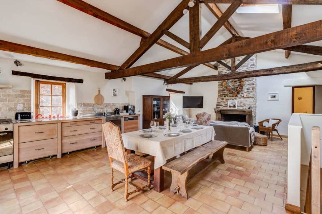 La Pierre Etoilée - Living room kitchen