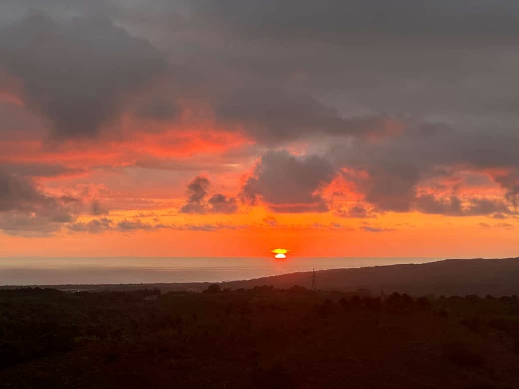 View sun water glow