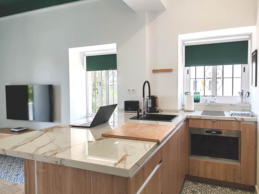 Cocina equipada alojamiento benalmadena 1