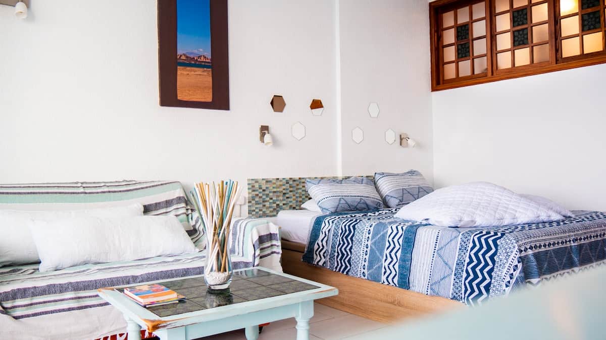 Letto e divano letto - Cama y sofa cama - Bed and sofa bed