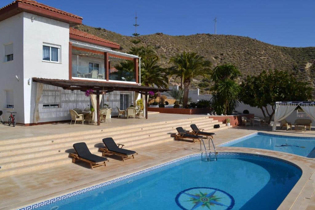 Villa with pool and terrace