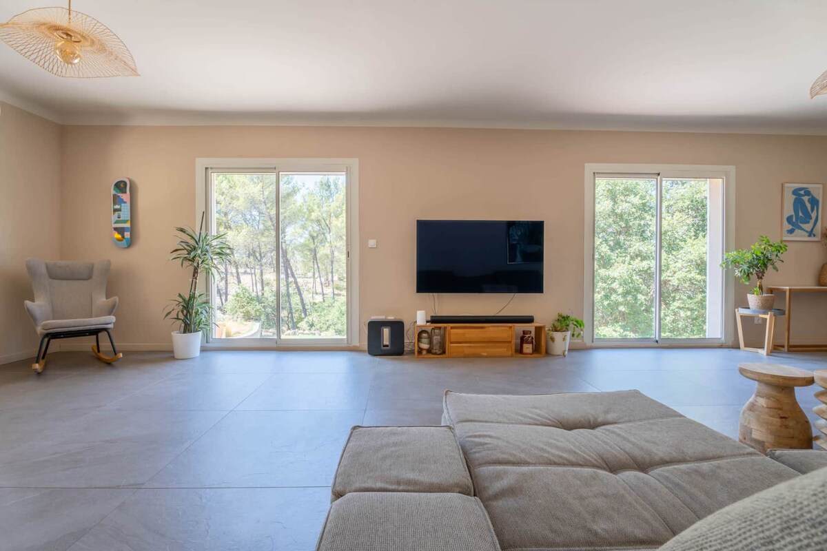 Spacieuse Villa Climatisé avec Piscine