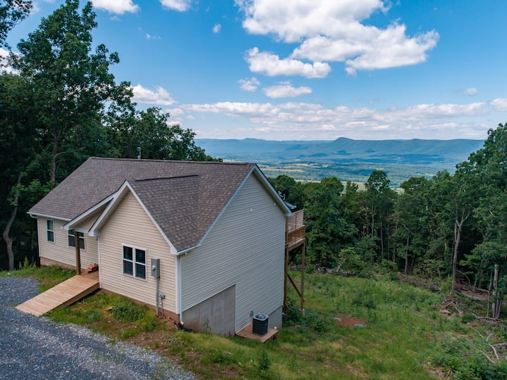 Disconnect to reconnect: This cabin, nestled in the mountains, invites you to unwind and rejuvenate.