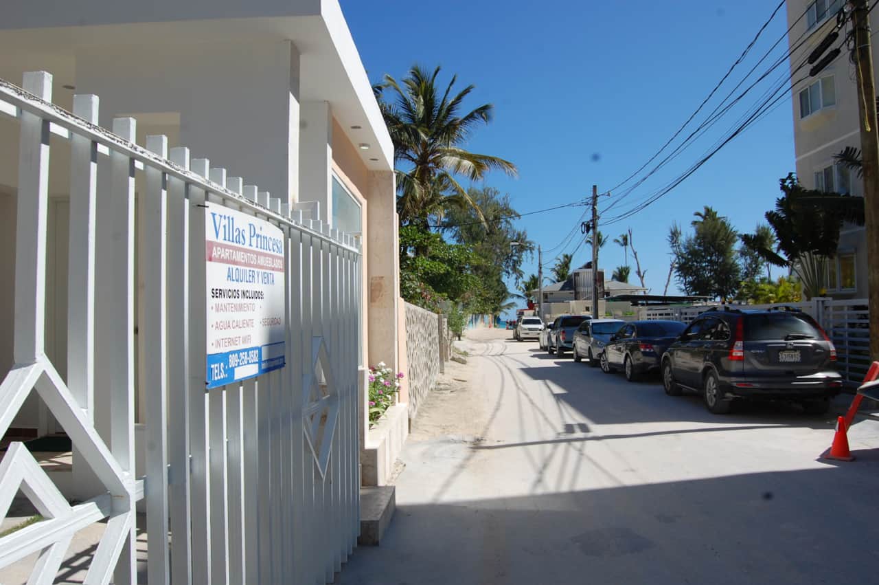 Condominium entrance and proximity to beach