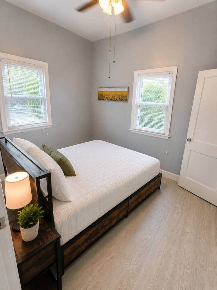 bedroom 2 queen bed
