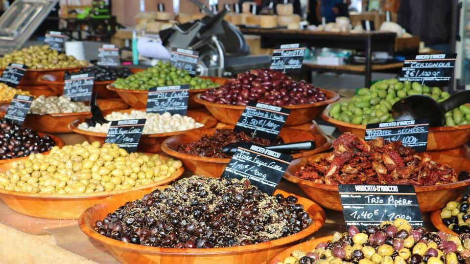 Aceitunas del mercado de Ajaccio