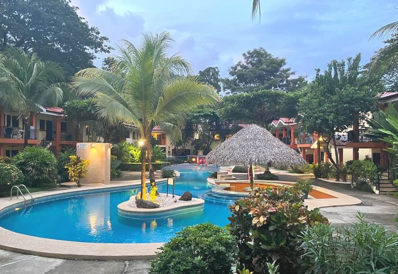 Pool island