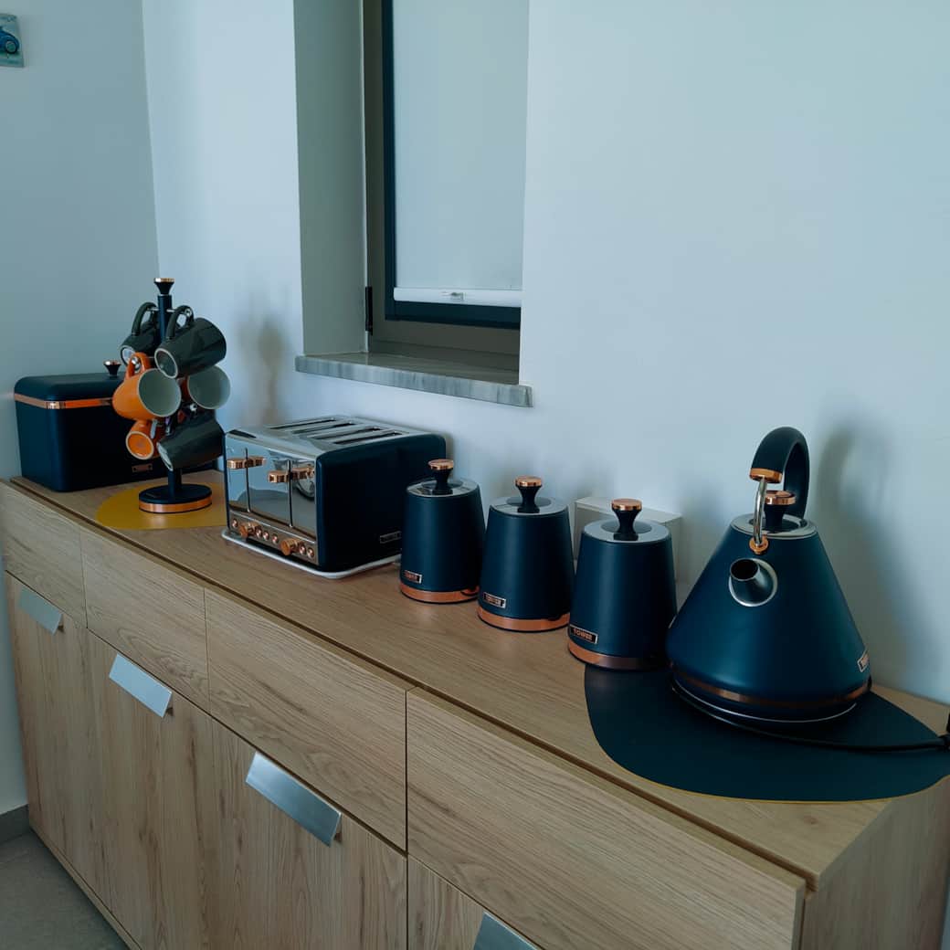 Kitchen - Breakfast Equipment