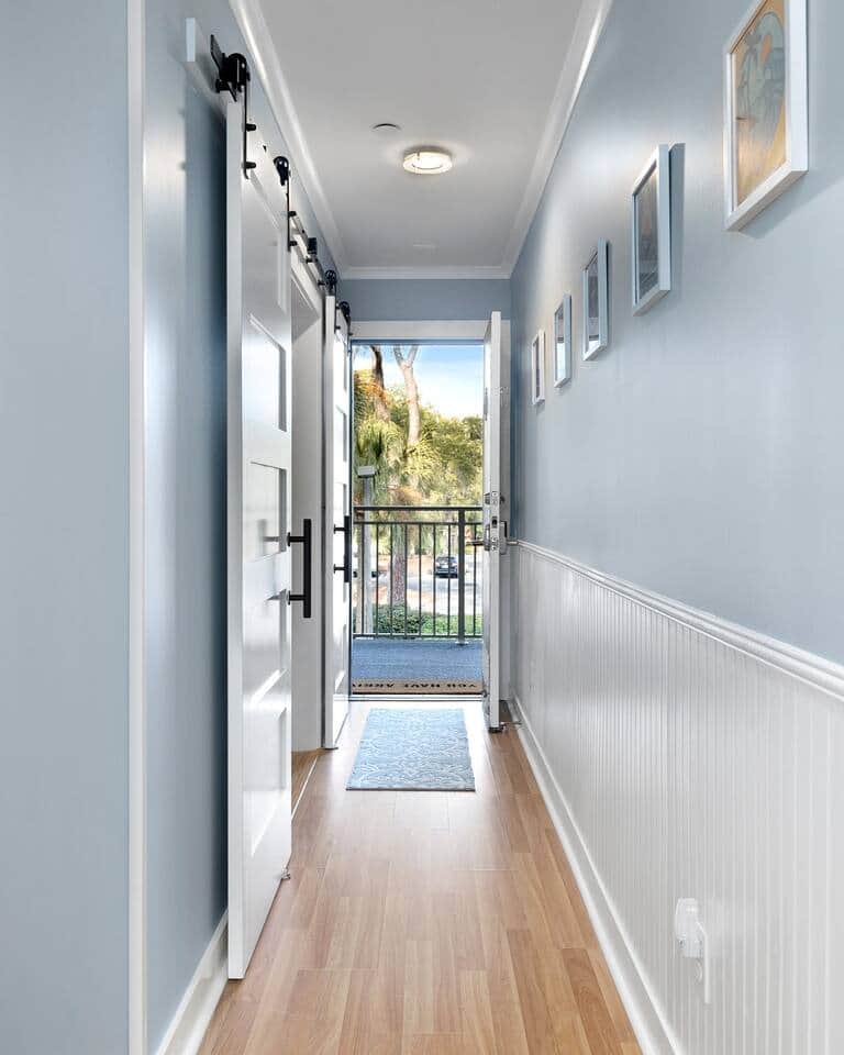 Entry way into condo
