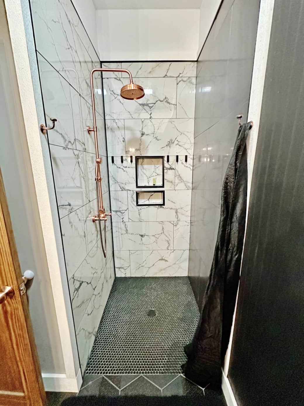 3 modern bathrooms for convenience and privacy