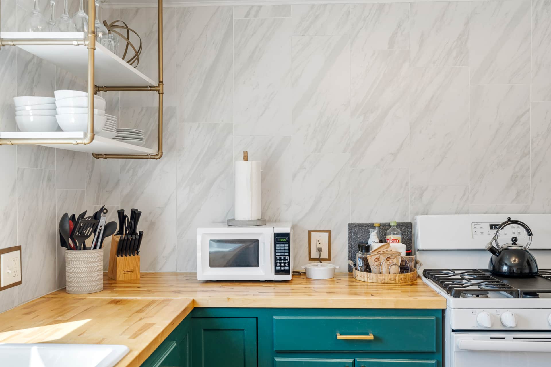 Emerald City Bungalow fenced yard