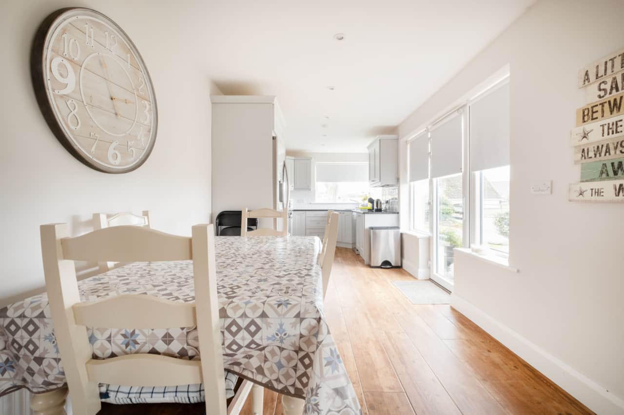Kitchen / Dinning Table