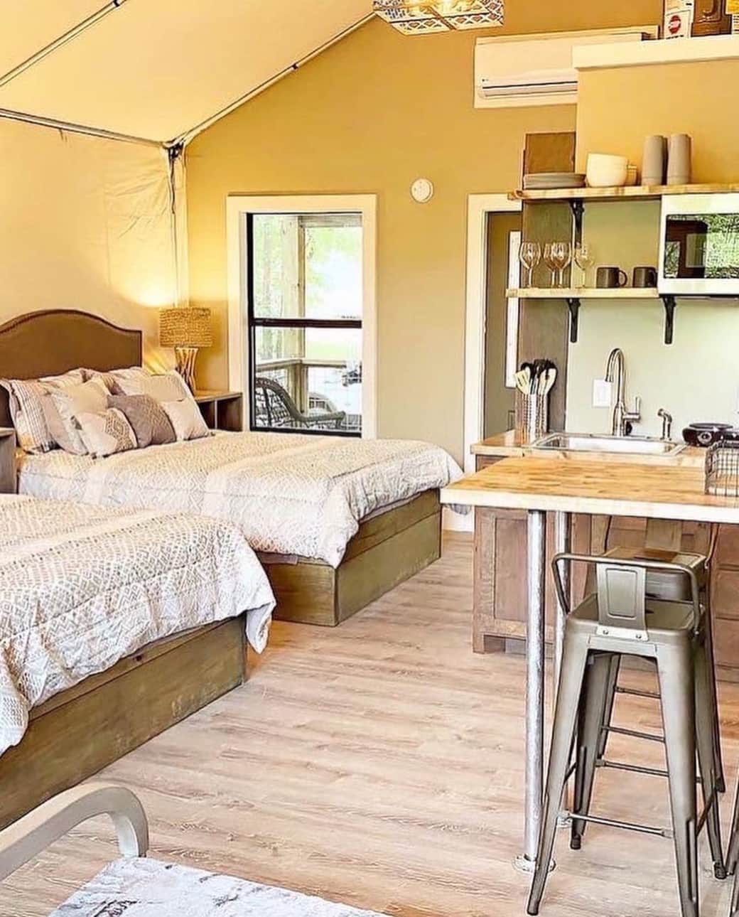 Beautiful and Clean Cabin on the Creek Beautiful and Clean Cabin on the Creek
