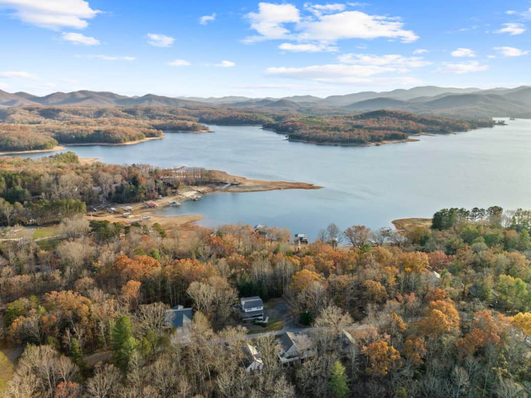 Conveniently located less than 1 mile from public use shoreline and boat ramp.