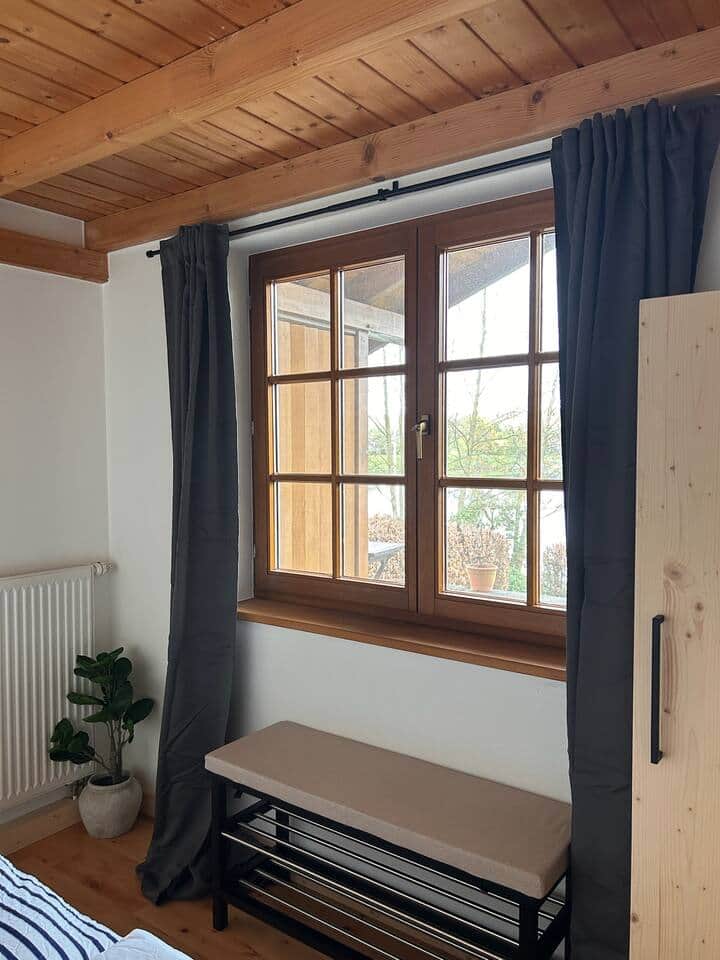 Schlafzimmer mit Blick auf den See