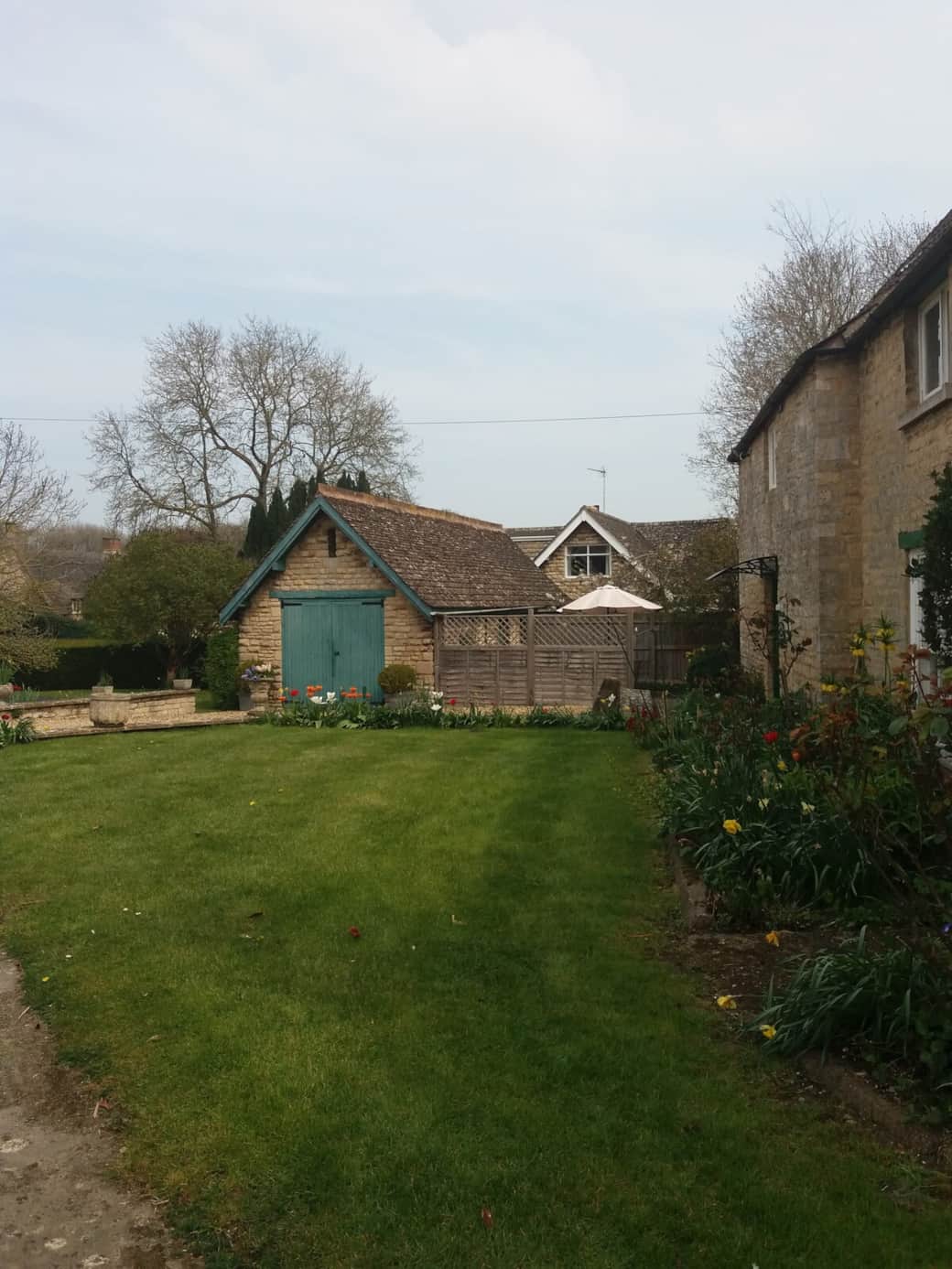 Front lawn to "Daphne's cottage"