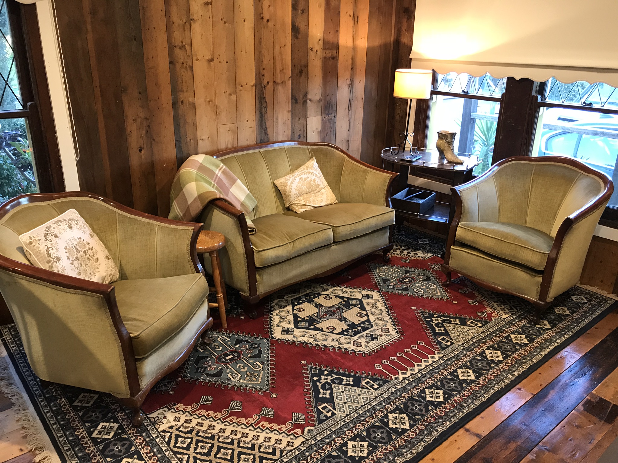 Comfy Lounge to relax in front of the fire