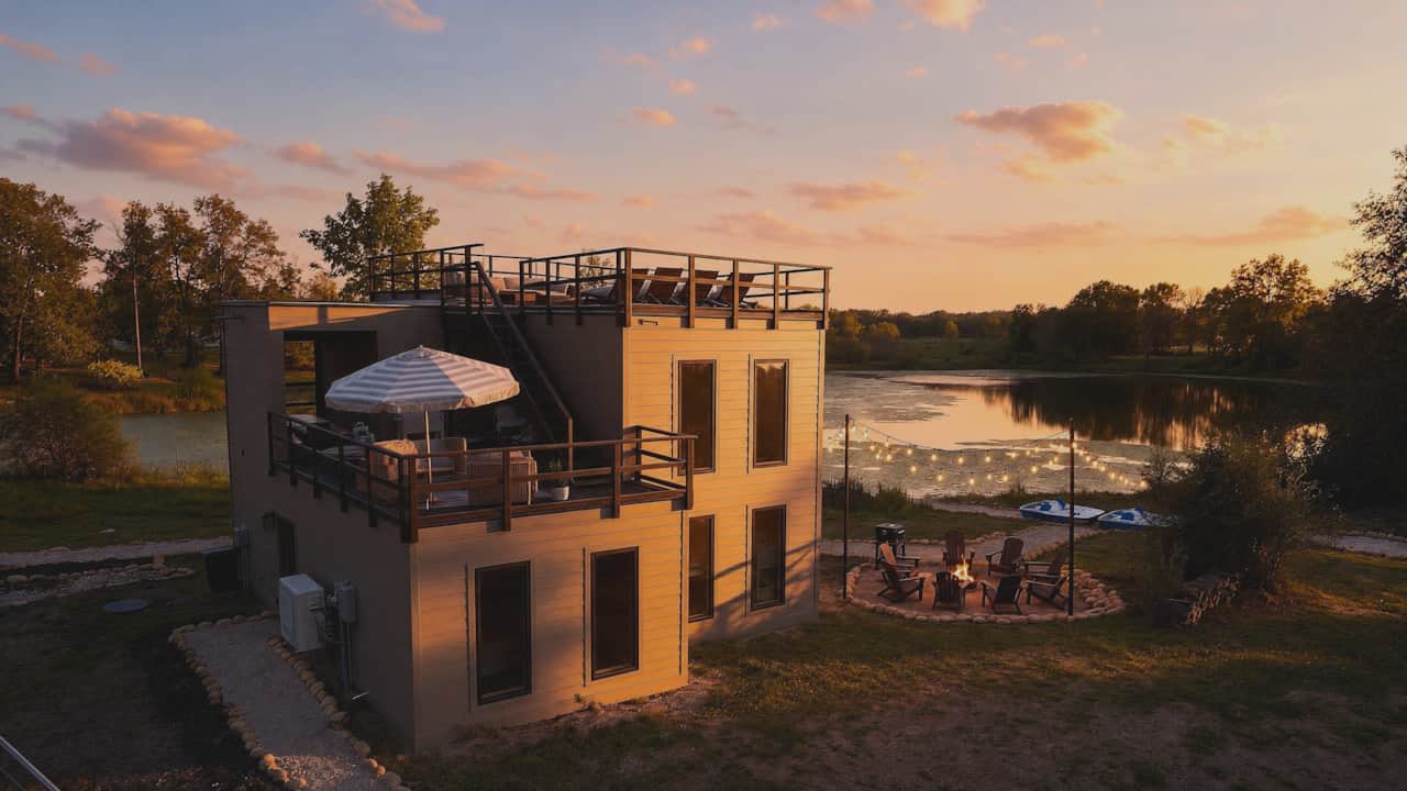 The Pier | Waterfront Property + Double Rooftop 