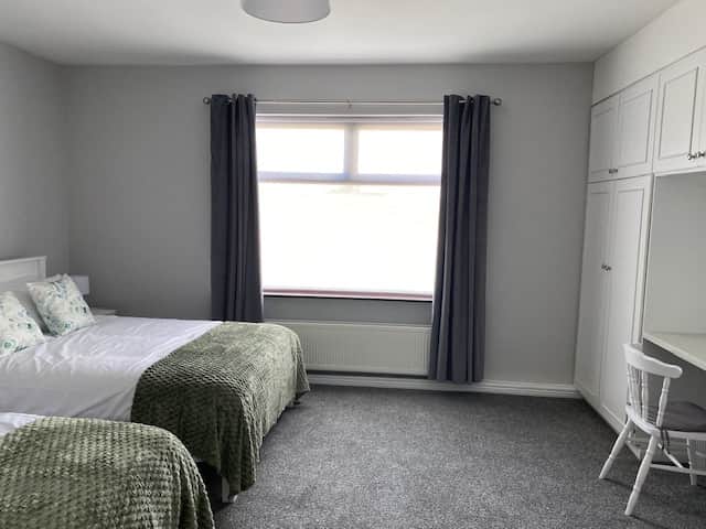 Room 2 (4)